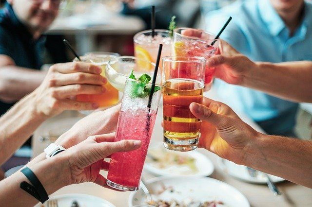 Qui a parlé d'alcool ? Découvrez comment déguster des cocktails avec ou sans alcool.