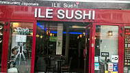 Ile Sushi inside