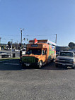 El Pollo Y El Pollito Taco Truck outside