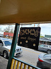 Emmy's Sweets Shoppe outside