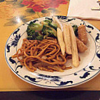 Lin's Grand Buffet food