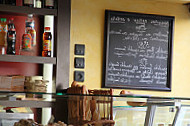 Café Le Jeanne Hachette food