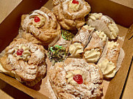 Rocco’s Bakery food