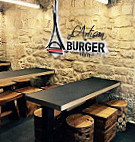 L'Artisan Du Burger "L'Art du Burger des grands Chefs" inside