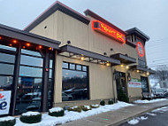 Primanti Bros. Restaurant And Bar Altoona outside