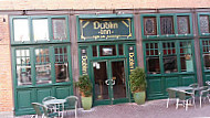 Dublin Inn inside