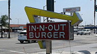 In-n-out Burger outside