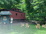 Cable's General Store outside