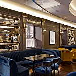 The Churchill Bar & Terrace - Hyatt Regency London inside