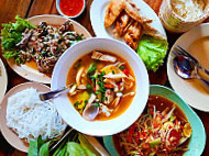 Mae Yai Thai Restaurang food