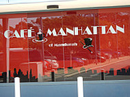 Cafe Manhattan outside