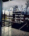 Mocha Lounge outside