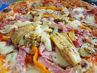 Pizza De Peppo food