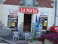 La Pia Za outside