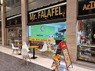 Mr Falafel 2 inside