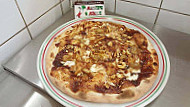 Pizza Lisa food