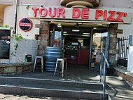 Tour De Pizz's inside