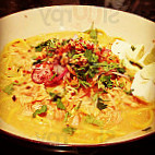 Nila's Burmese Cafe food