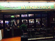 Windlesora Wetherspoons outside