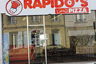Rapido's Pizza inside