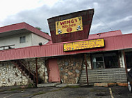 Wing's Kitchen outside