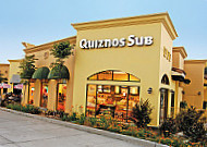 Quiznos outside