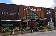 La Pataterie Restaurant outside
