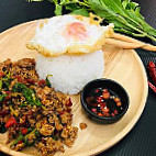 Che Ma Ruai Ahan Tam Sang food