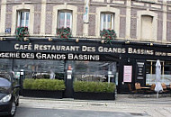 Cafe Restaurant des Grands Bassins outside