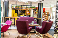 Novotel Cafe Lyon Bron inside