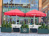 Bill's Bar Bracknell outside