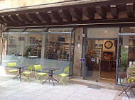 Le Café Du Marché inside