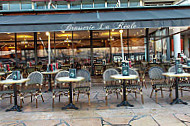 Brasserie La Reale inside