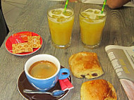 Cafe Le Narval food