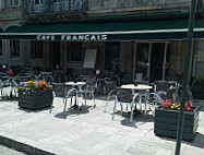 Café Français inside