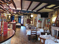 Le Calice Bar Brasserie inside