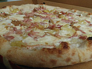Pizza De Saint Mamet food