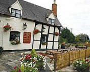 The Farmers Arms outside