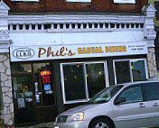 Phil's Restaurant outside