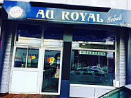 Au Royal Kebab outside