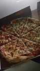 Station Pizza`s food