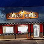 Sunset Diner outside