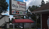 Moniques Chip Stand outside
