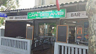 Café Des Amis outside