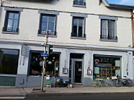 Le Café Des Pratiques outside