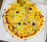 Pizza Chez Daniela food