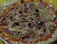 Pizza Le 421 food