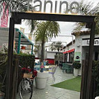 Tanino Restaurante Bar outside