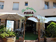 Pizza La Calzone inside