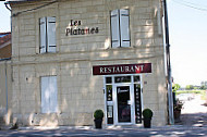 Restaurant Les Platanes outside